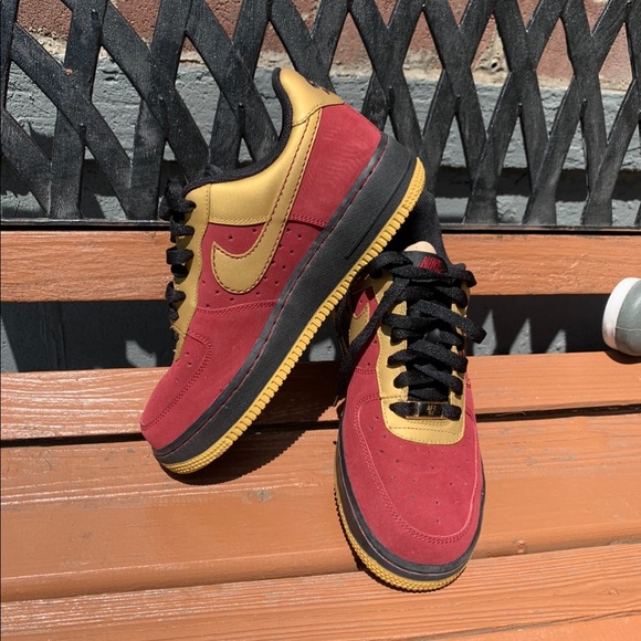 *WOMENS *Red and gold low cut air forces - Picture 5 of 7